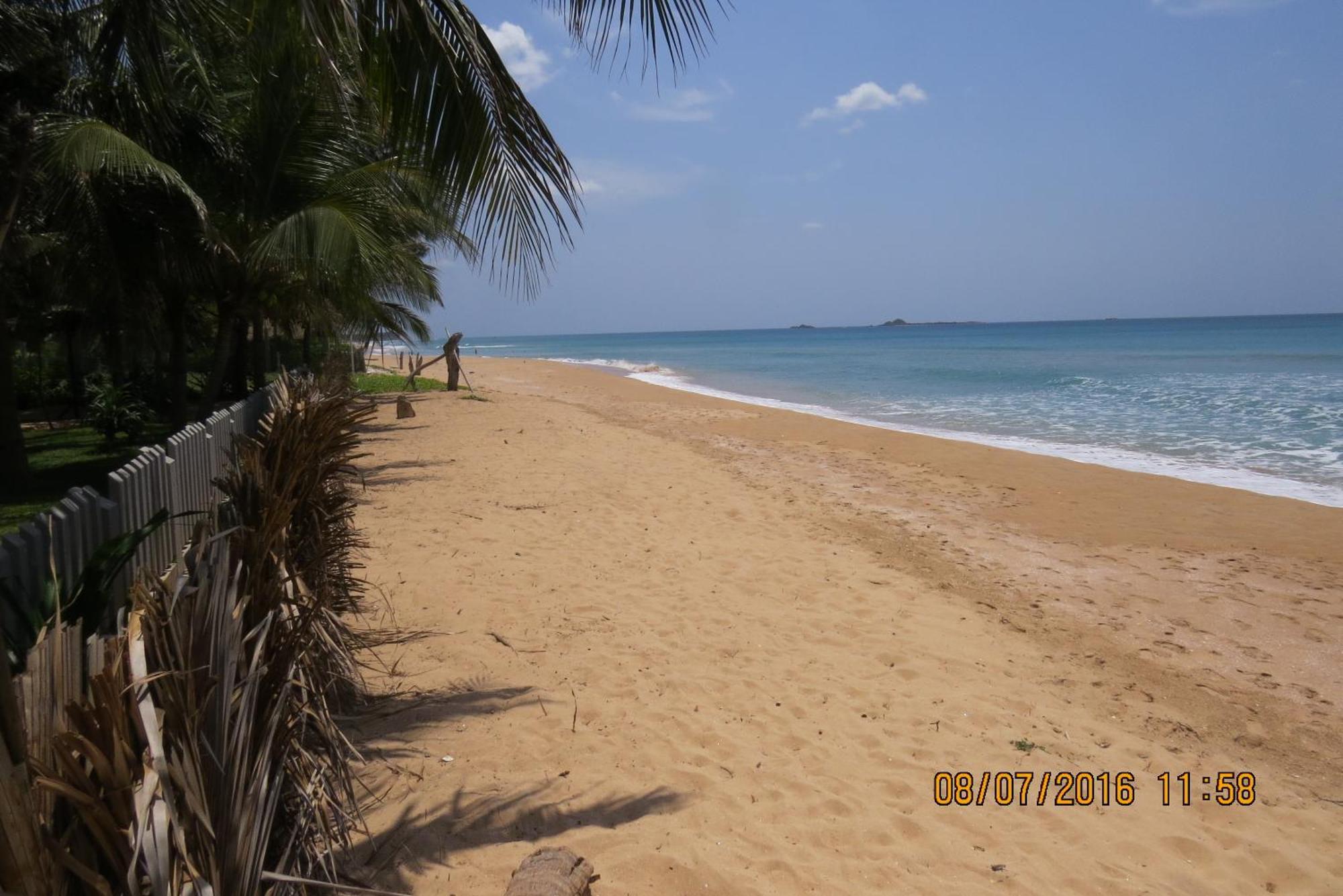 Beach Bliss ตรินโคมาลี ภายนอก รูปภาพ