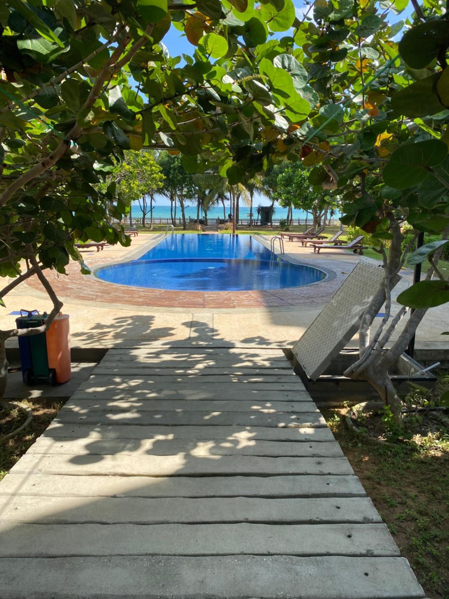 Beach Bliss ตรินโคมาลี ภายนอก รูปภาพ